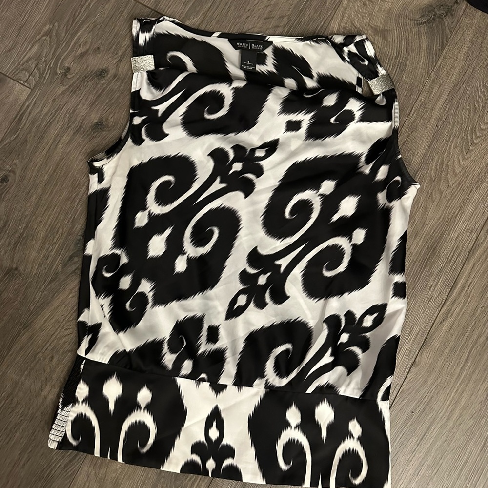 Cute sleeveless blouse